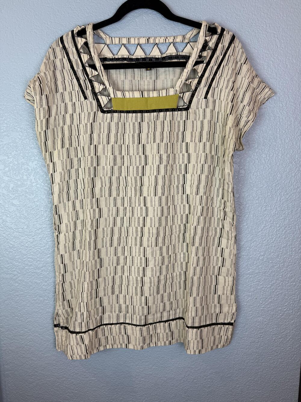 Vineet Bahl Tunic Top Womens Medium Cream Black Geometric Cutout Neckline Boho